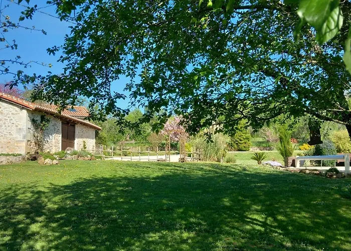 Lpc Dordogne Holidays - Le Petit Coin Lussas-et-Nontronneau